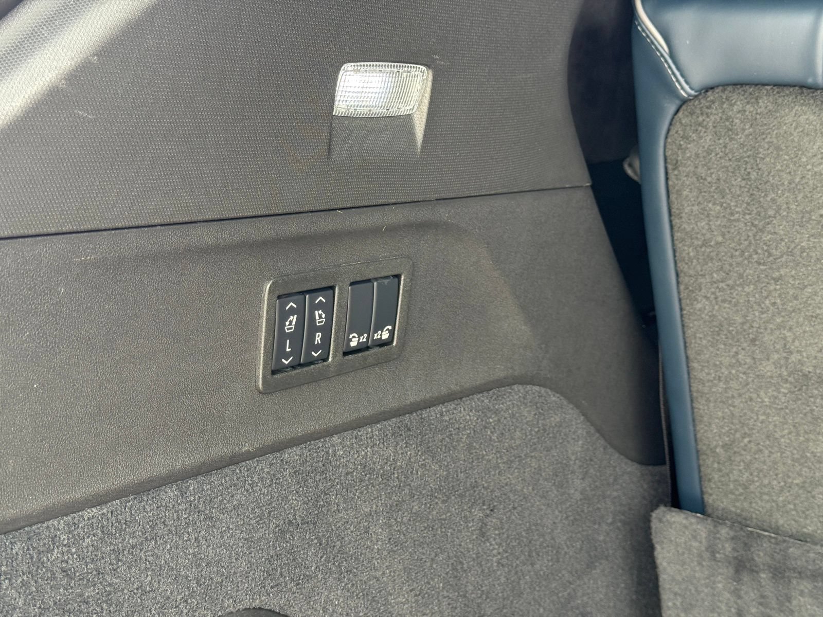Used 2025 Cadillac Escalade IQ Luxury 2 w/ LPO, Premium Carpet Package AWD/4WD image 23