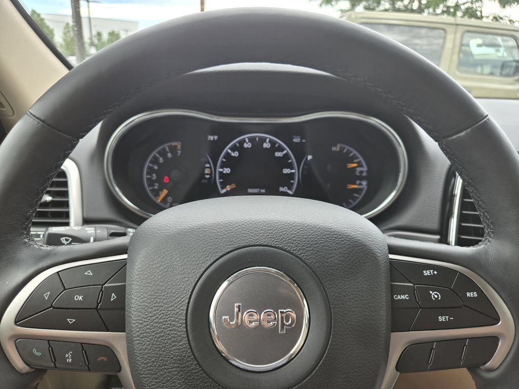 Used 2019 Jeep Grand Cherokee Limited AWD/4WD image 17