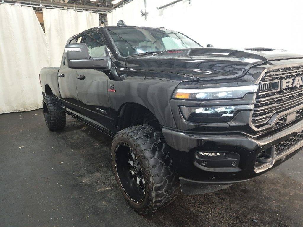 Used 2025 RAM 2500 Laramie AWD/4WD image 1