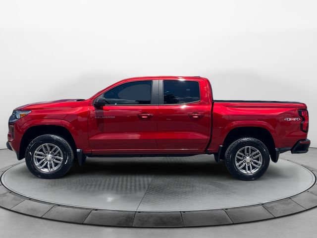 Used 2023 Chevrolet Colorado LT w/ LT Convenience Package II AWD/4WD image 2