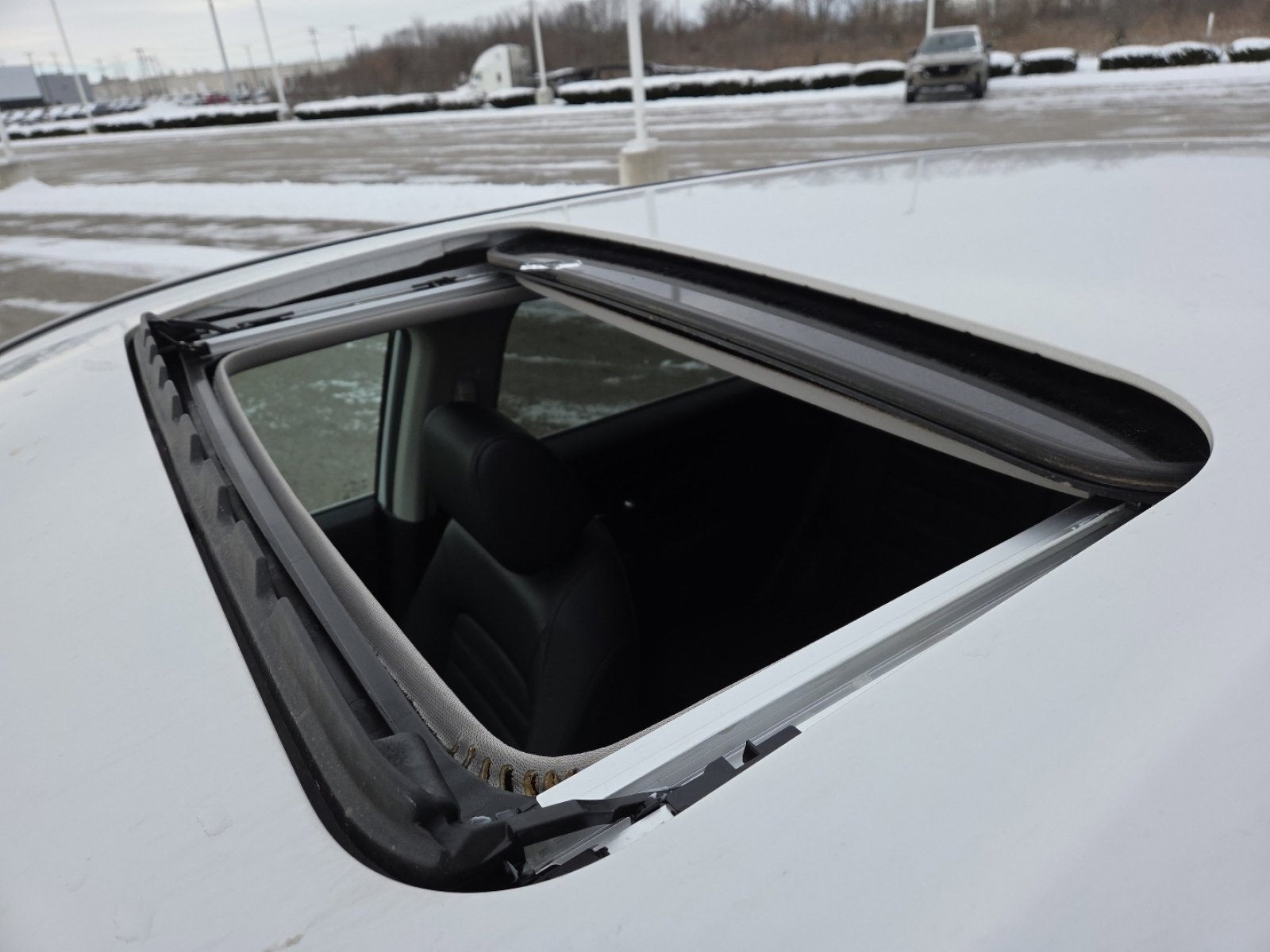 Used 2024 Honda CR-V EX-L image 3