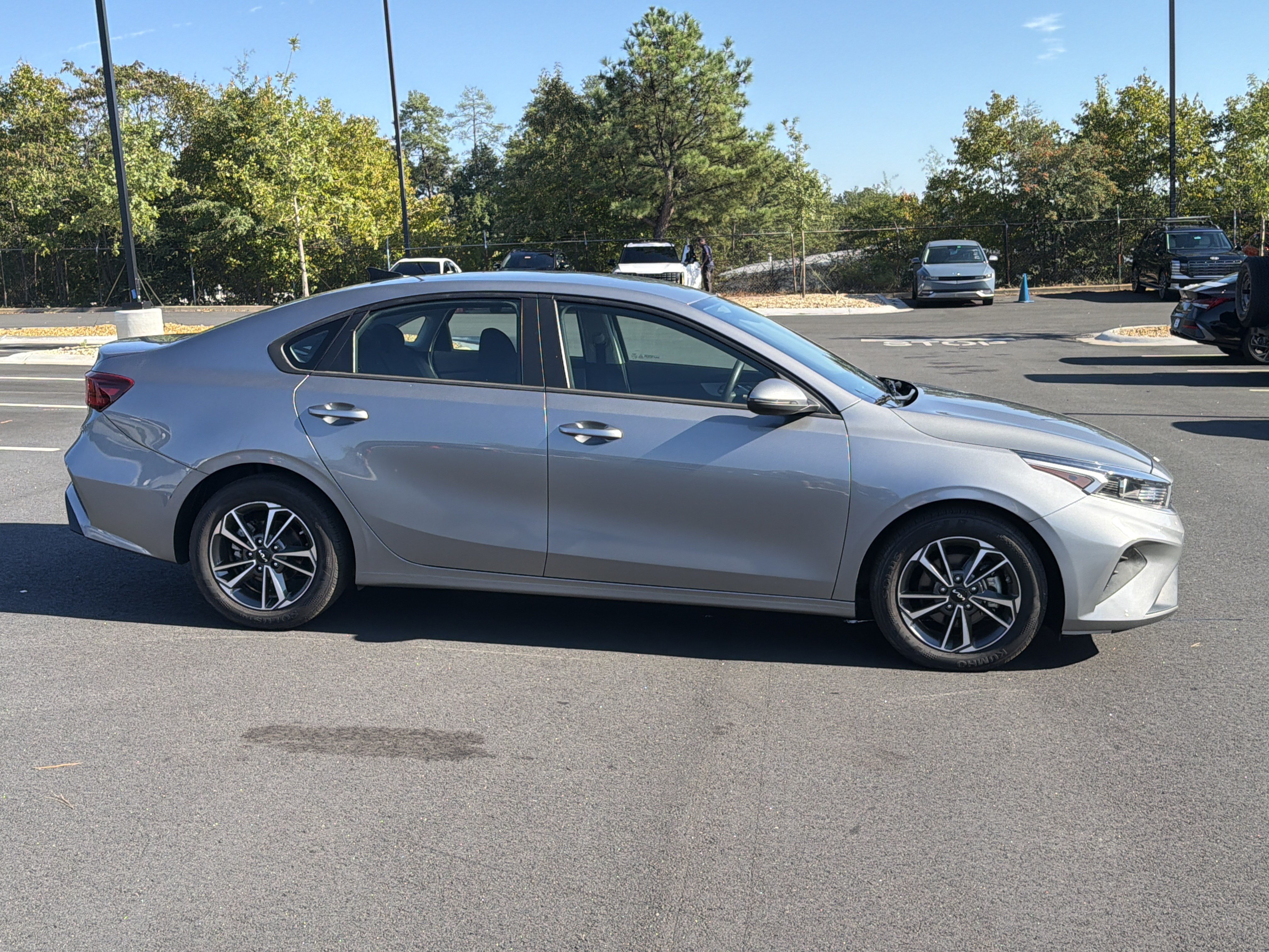 Certified 2022 Kia Forte LXS w/ LXS Technology Package FWD image 8