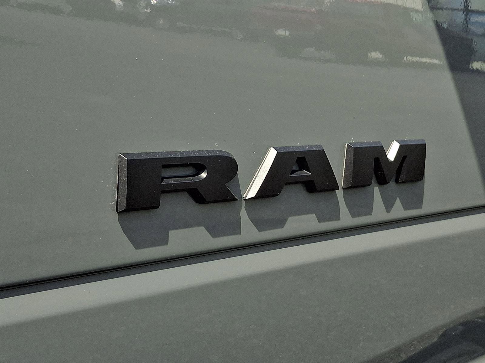 New 2026 RAM 2500 Big Horn AWD/4WD image 18