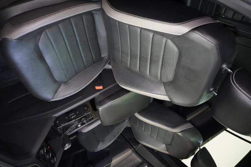 Used 2021 Volkswagen Atlas Cross Sport SEL Premium image 9