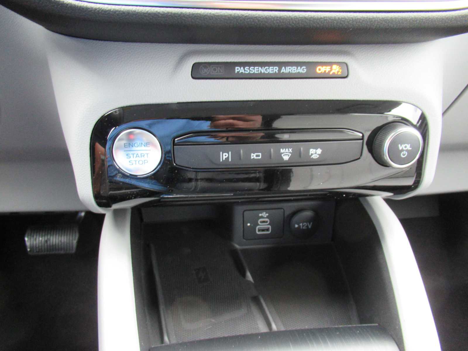 New 2025 Ford Escape SE w/ PHEV Premium Package image 23