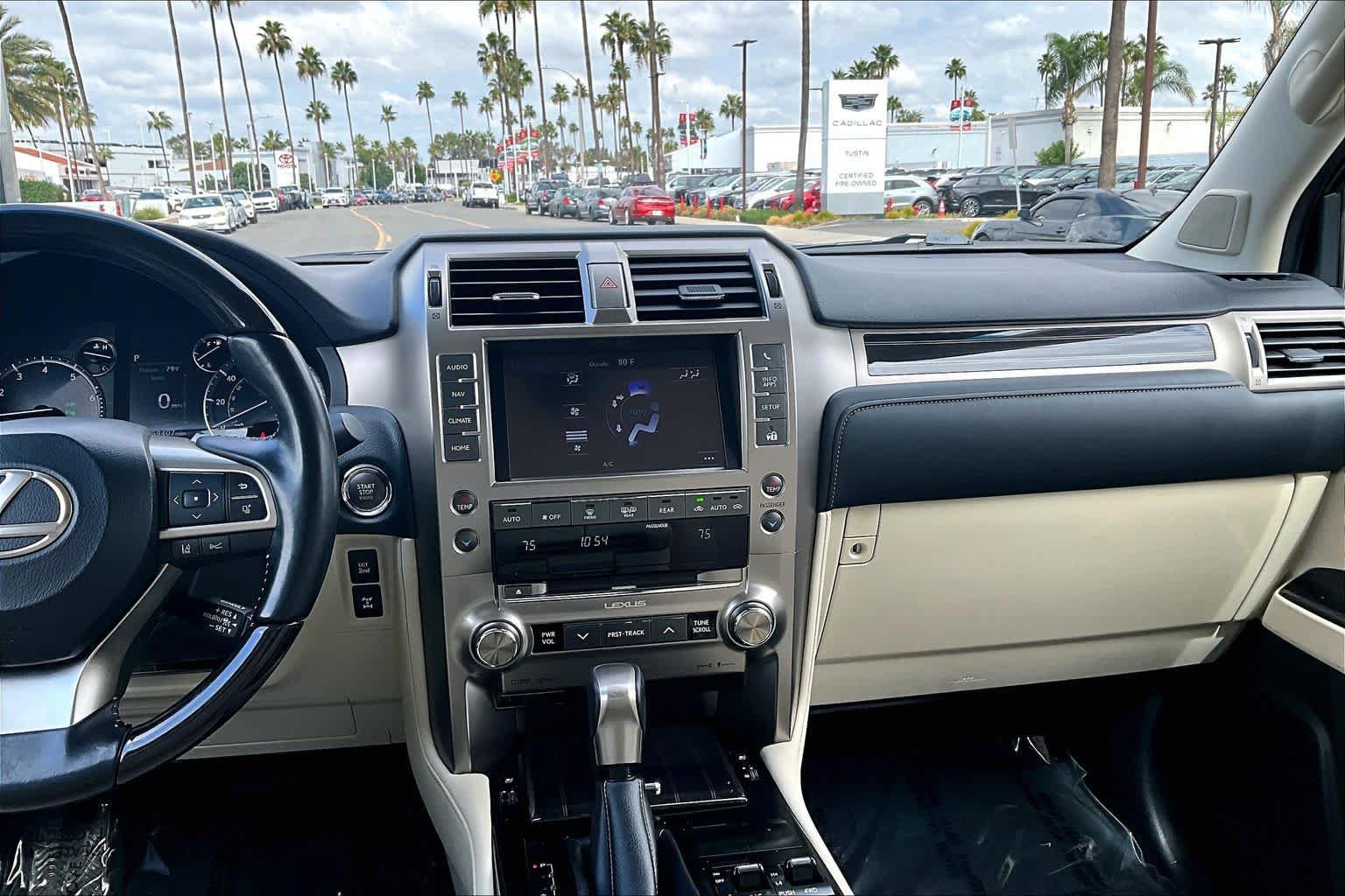 Used 2021 Lexus GX 460 Premium w/ Accessory Package AWD/4WD image 34