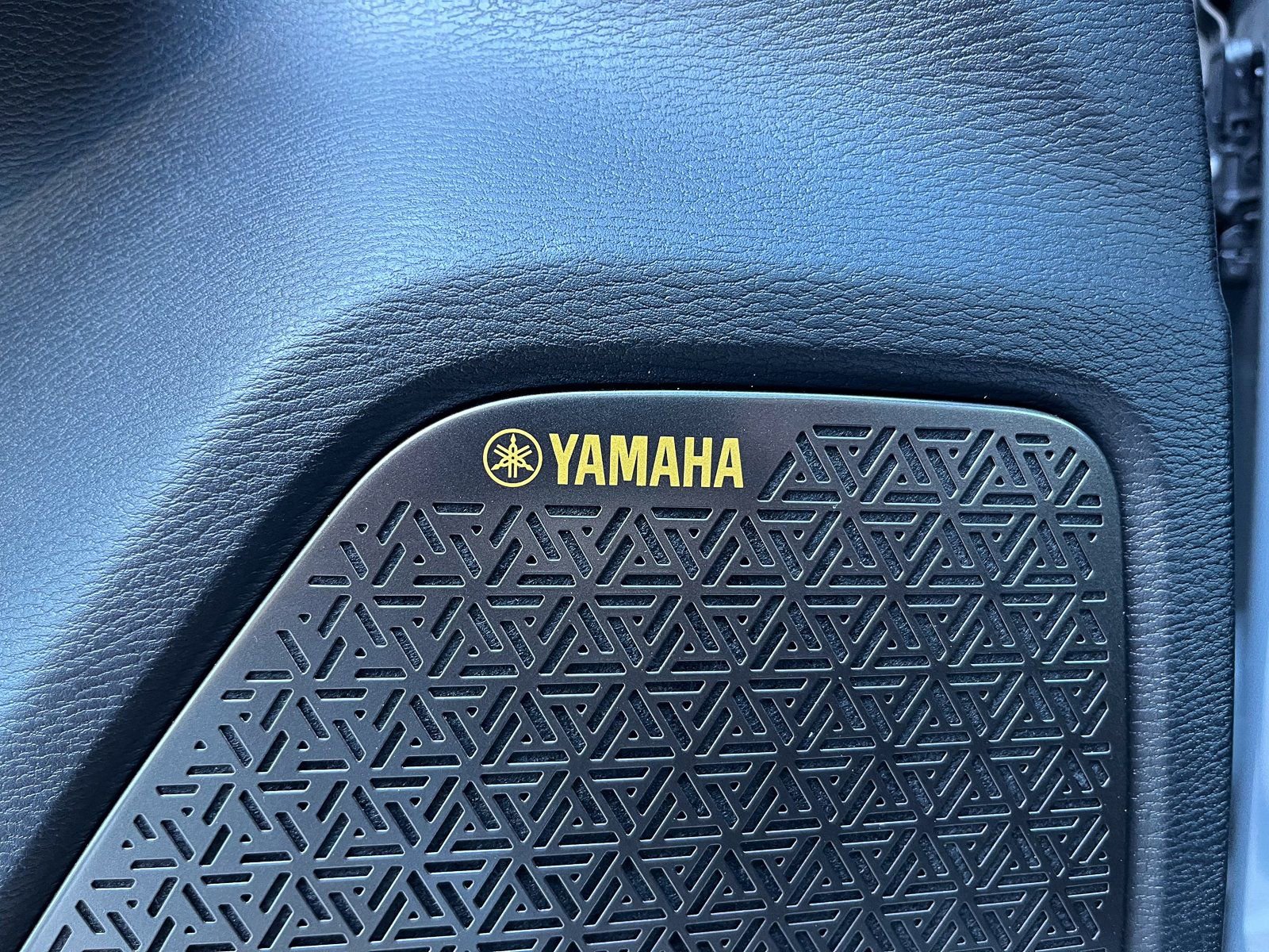 New 2026 Mitsubishi Outlander SEL image 9