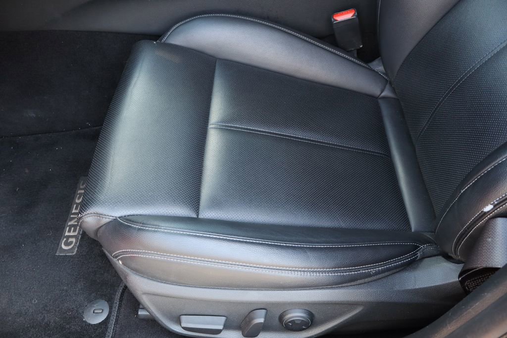 Used 2022 Genesis G70 2.0T image 19