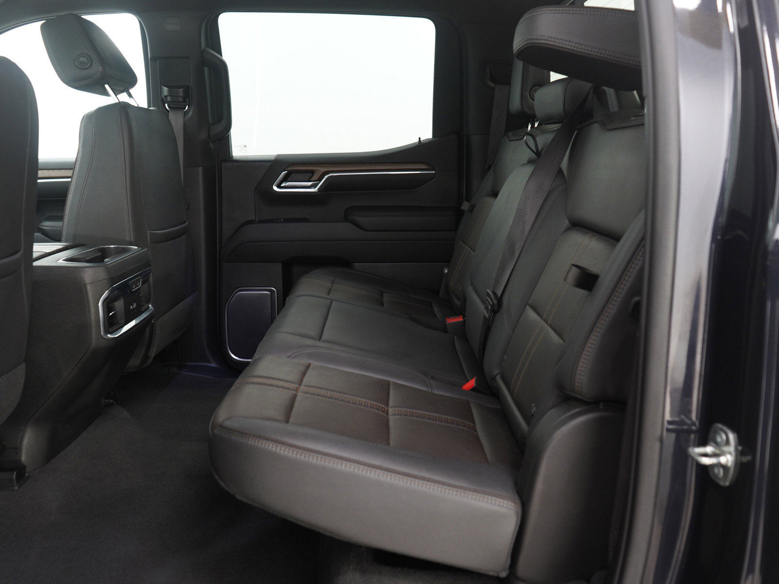 Used 2023 Chevrolet Silverado 1500 High Country w/ Technology Package image 15