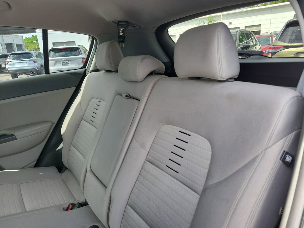 Used 2017 Kia Sportage LX w/ LX Popular Package image 9