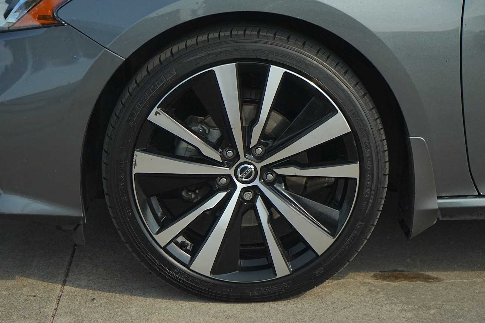 Used 2019 Nissan Altima 2.5 SR w/ SR Premium Package FWD image 7