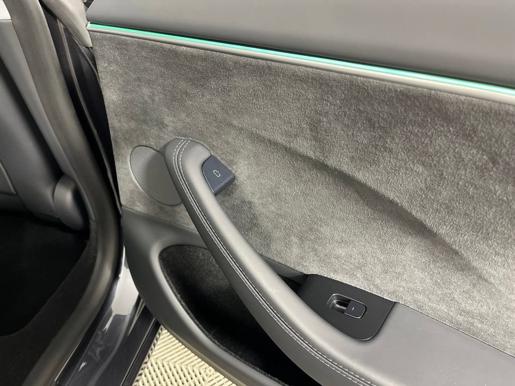 Used 2025 Tesla Model 3 Long Range AWD/4WD image 28