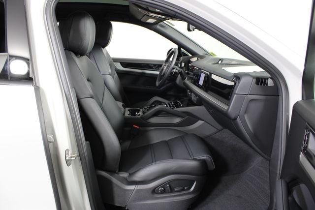 Certified 2026 Porsche Cayenne Coupe AWD/4WD image 25