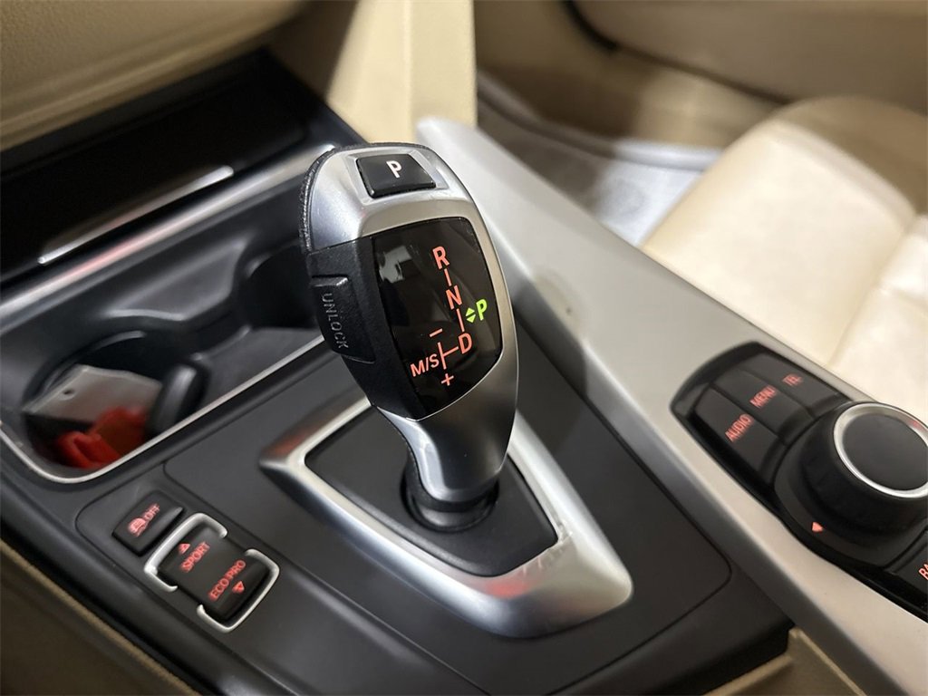 Used 2015 BMW 320i Sedan image 15