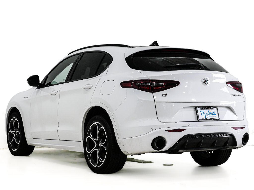 Used 2023 Alfa Romeo Stelvio Veloce AWD/4WD image 9