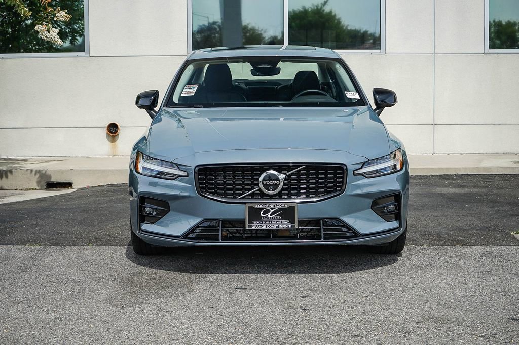 Used 2024 Volvo S60 B5 Plus image 2