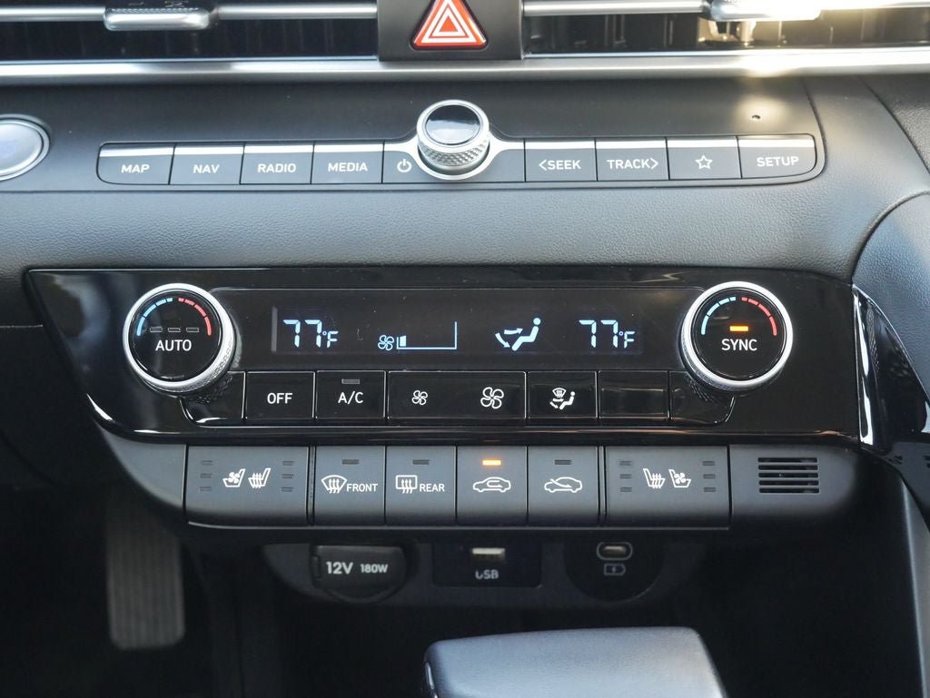 Used 2025 Hyundai Elantra Limited FWD image 40