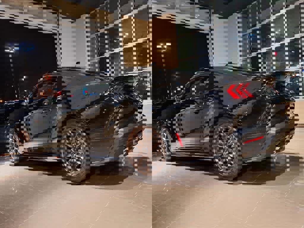 Used 2024 Ford Mustang GT Premium image 4