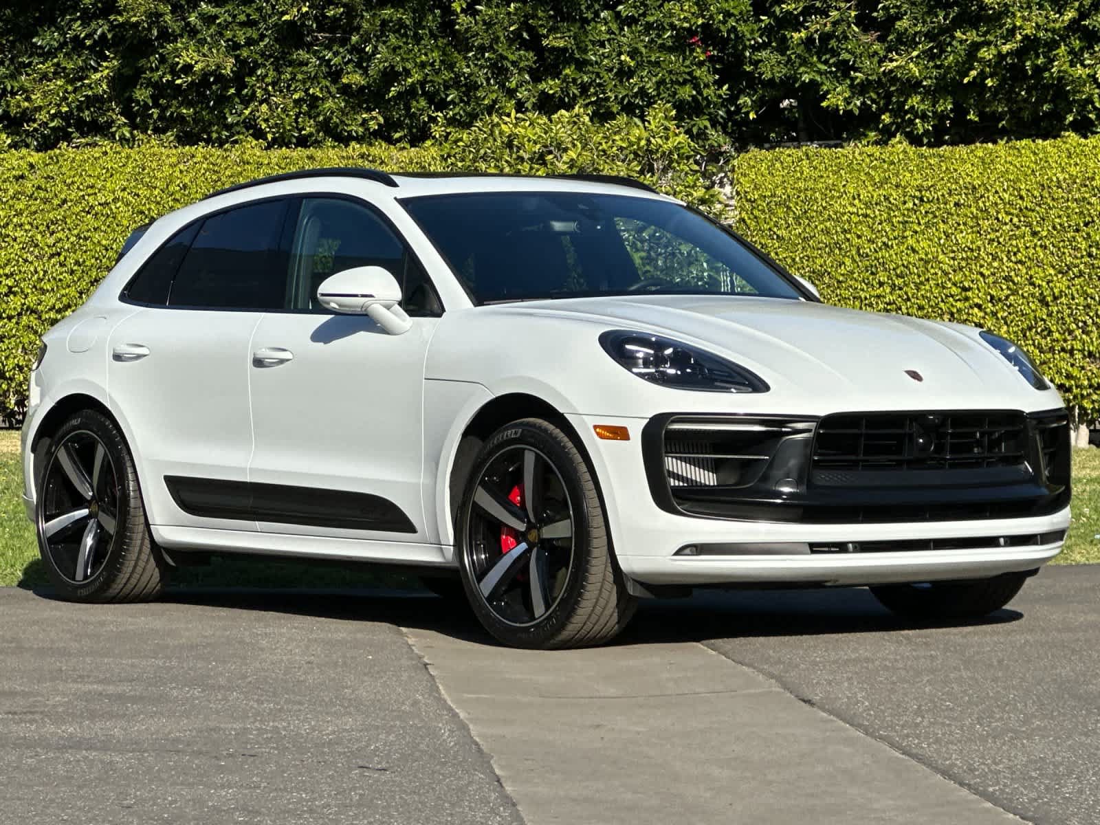 Certified 2025 Porsche Macan GTS AWD/4WD image 10