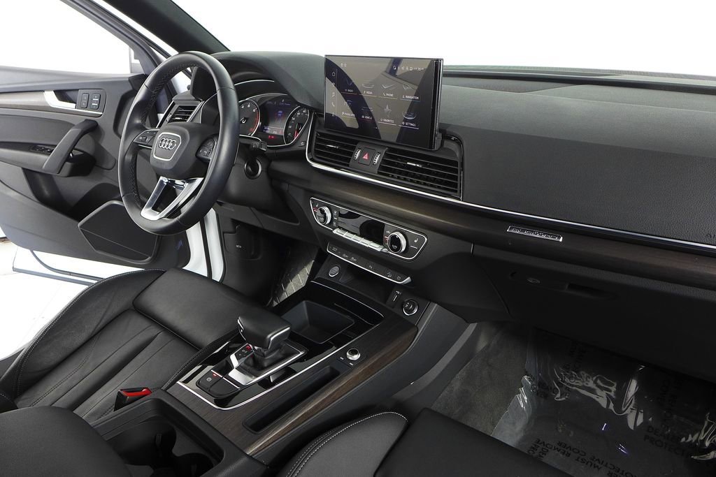 Used 2023 Audi Q5 2.0T Premium w/ Convenience Package image 13