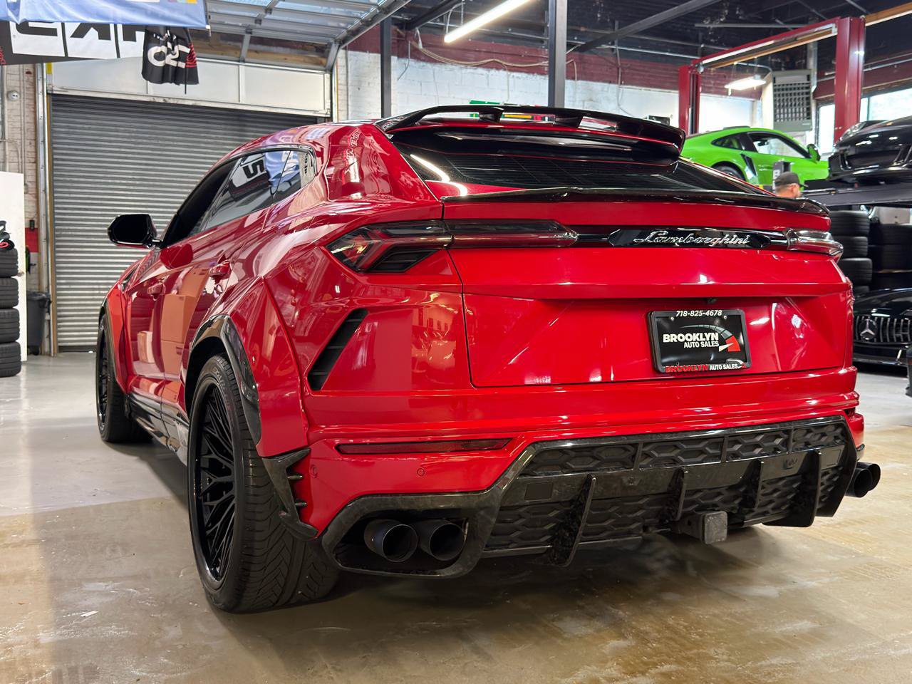 Used 2019 Lamborghini Urus AWD/4WD image 9