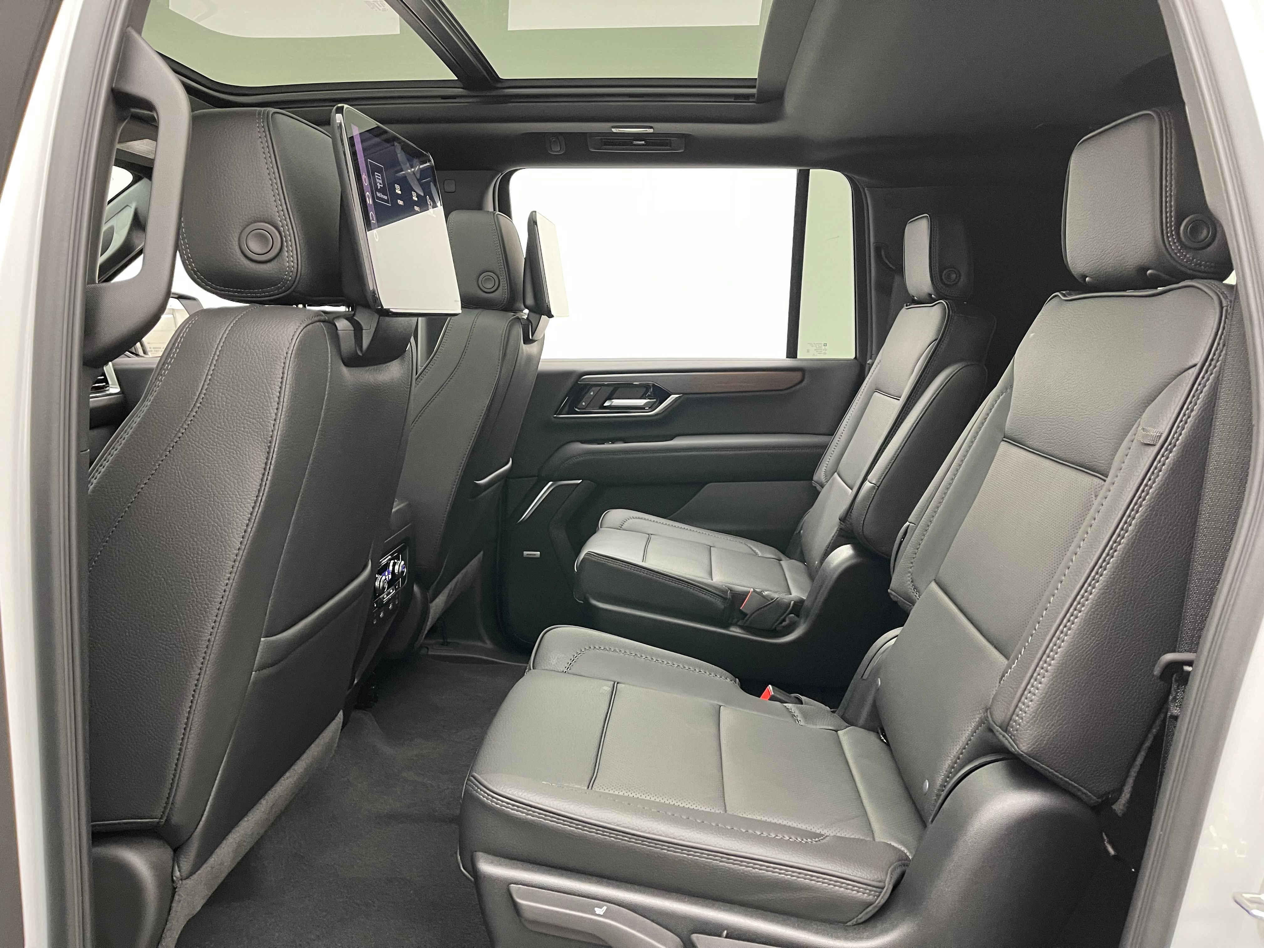New 2026 GMC Yukon XL Denali w/ Denali Reserve Package AWD/4WD image 50