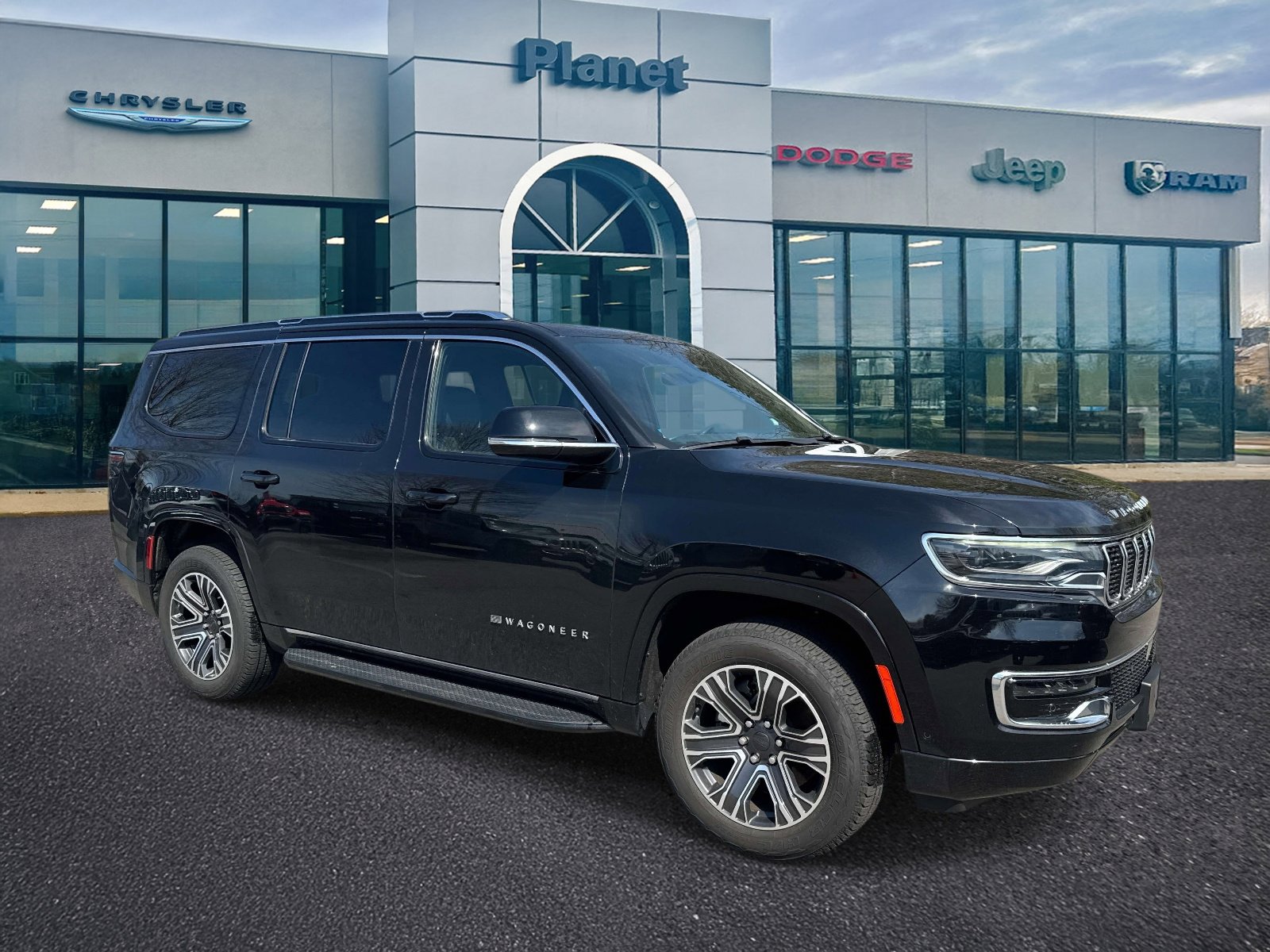 Used 2024 Jeep Wagoneer 4WD w/ Premium Group I image 1