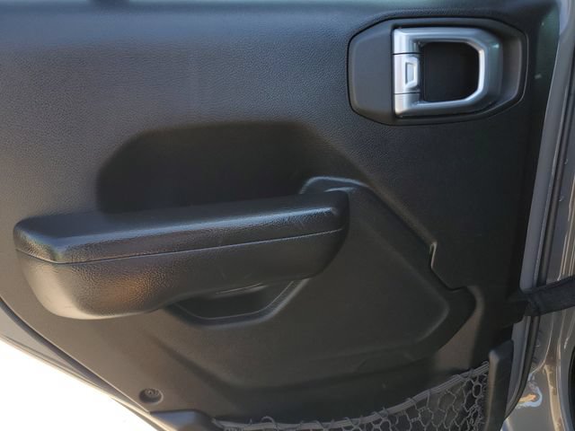 Used 2021 Jeep Gladiator Sport AWD/4WD image 16
