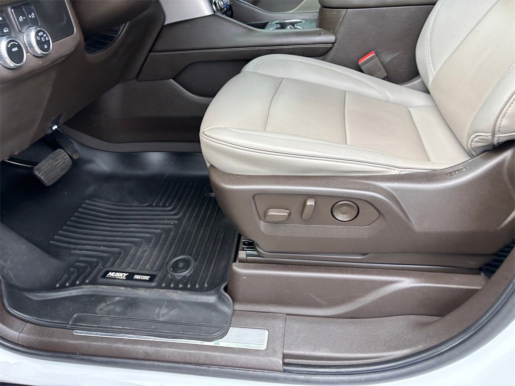 Used 2022 GMC Yukon SLT w/ SLT Premium Package image 24