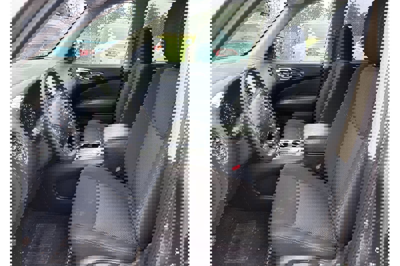 Used 2020 Nissan Pathfinder S image 12