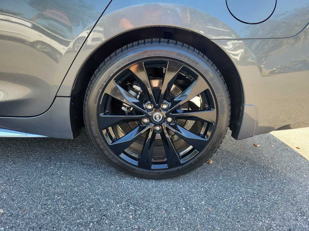 Used 2020 Nissan Maxima SR w/ Sport Mat Group FWD image 5