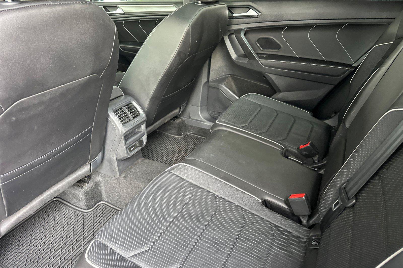 Certified 2023 Volkswagen Tiguan SEL R-Line AWD/4WD image 12