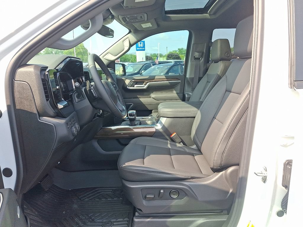 New 2026 Chevrolet Silverado 1500 RST w/ RST All Star Premium Package AWD/4WD image 6