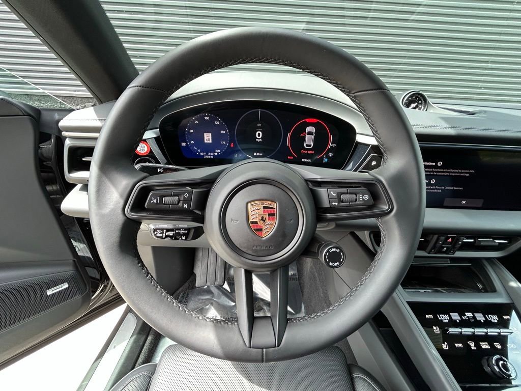 Certified 2025 Porsche Macan 4S Electric AWD/4WD image 16