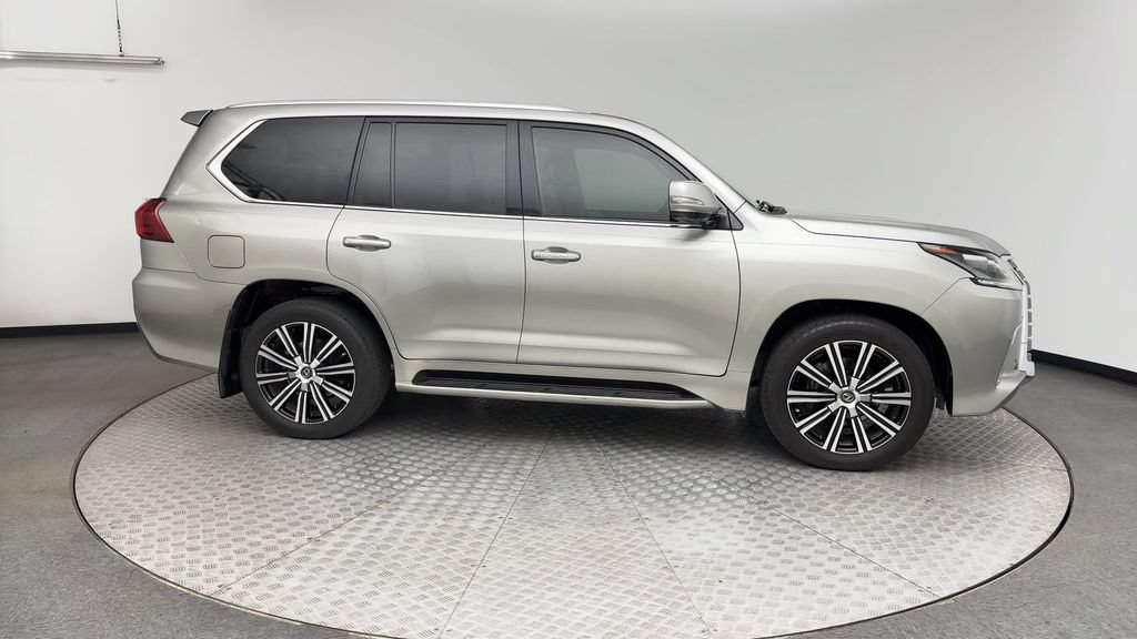 Used 2018 Lexus LX 570 4WD w/ Luxury Package image 9