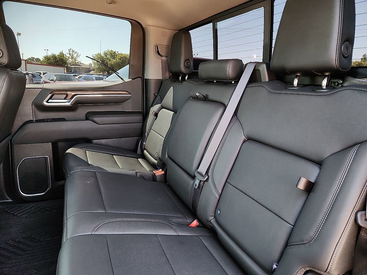 Used 2022 Chevrolet Silverado 1500 LT Trail Boss w/ LT Trail Boss Premium Package AWD/4WD image 7