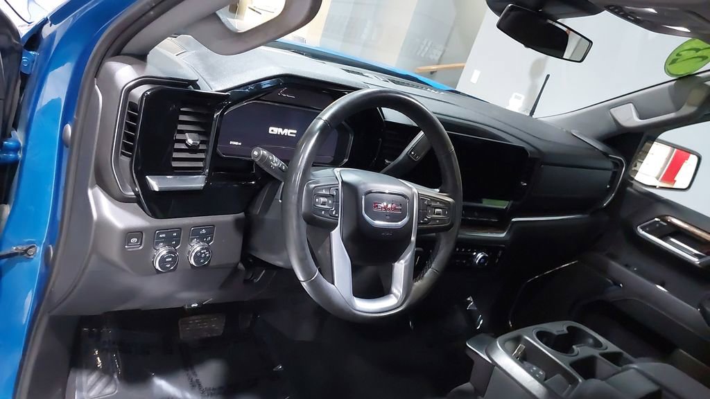 Used 2023 GMC Sierra 1500 Elevation w/ X31 Off-Road Package AWD/4WD image 18