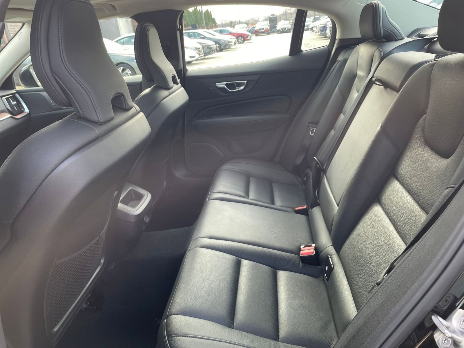 Used 2025 Volvo S60 B5 Plus image 24