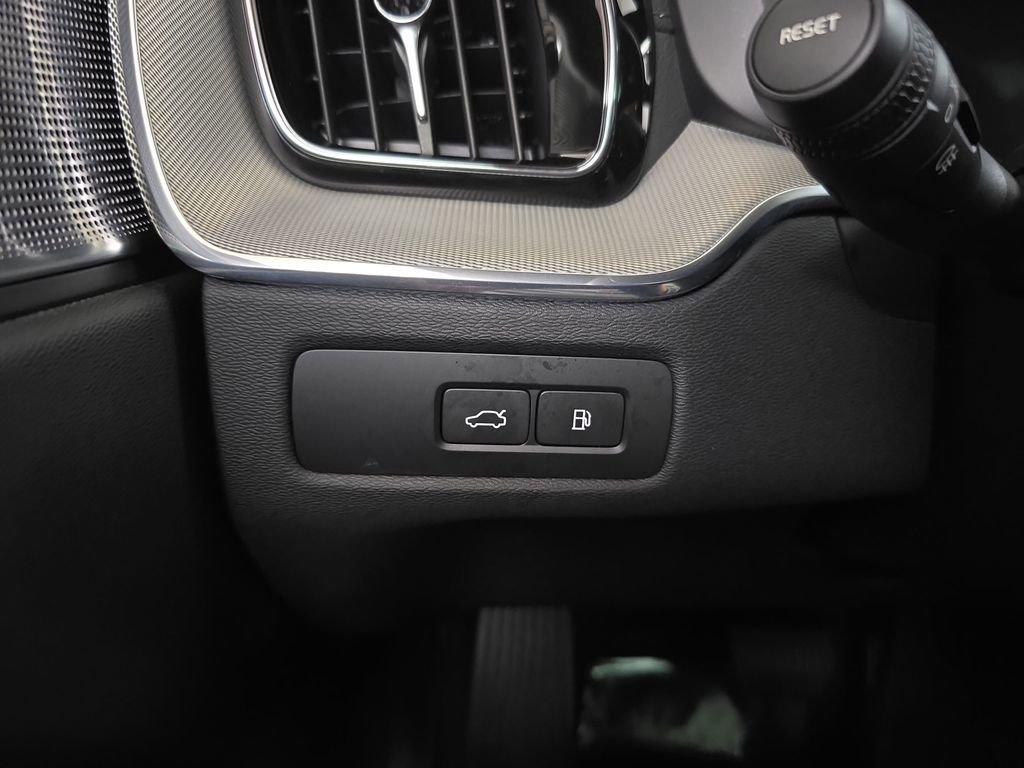 Used 2023 Volvo XC60 T8 Polestar image 27
