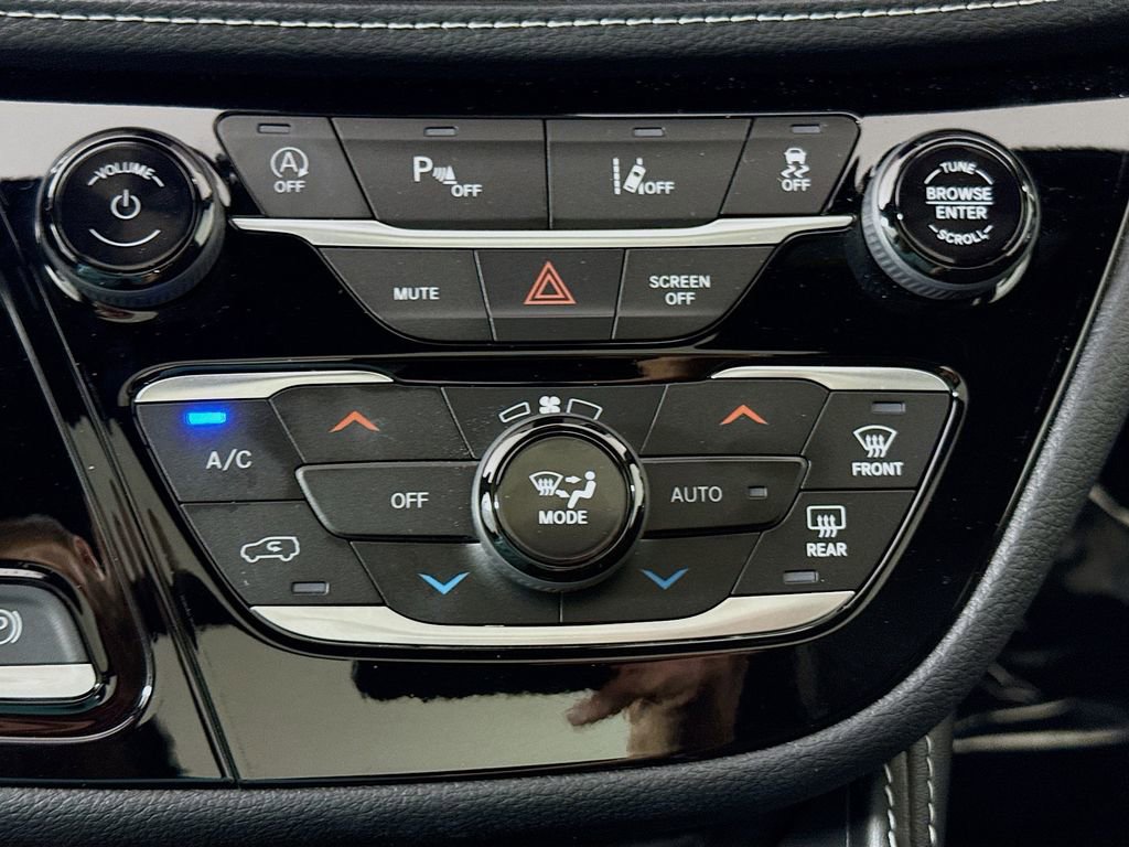 Used 2026 Chrysler Pacifica Limited w/ S Appearance Package image 16