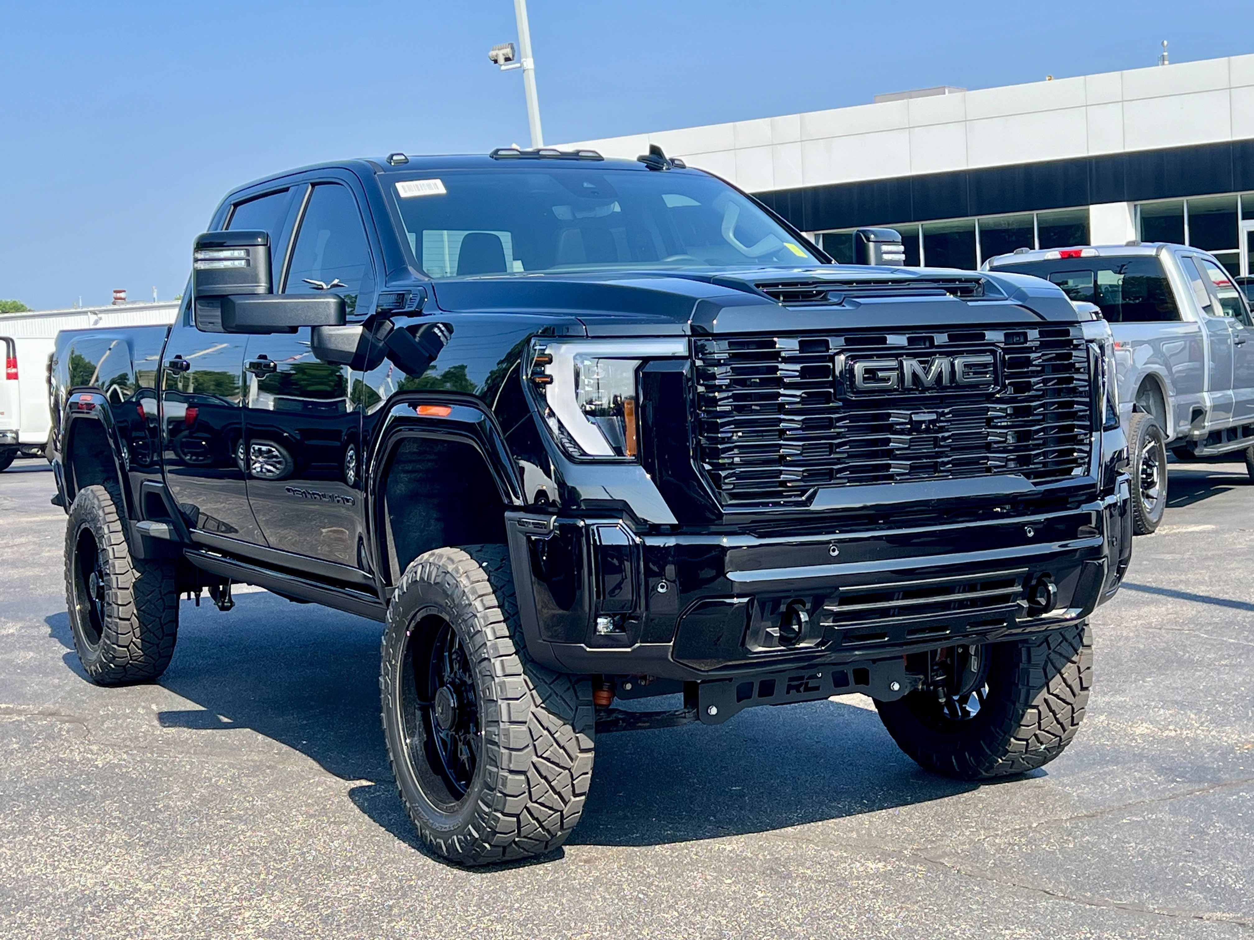 New 2026 GMC Sierra 3500 Denali w/ Denali Reserve Package