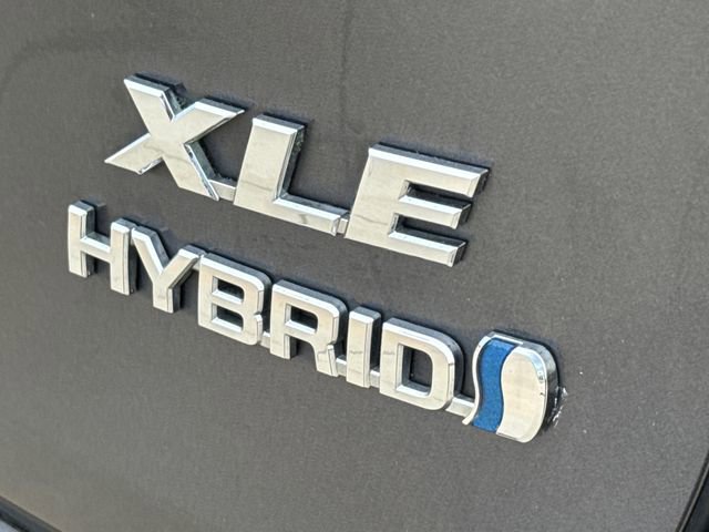 Used 2020 Toyota RAV4 XLE w/ Convenience Package AWD/4WD image 11