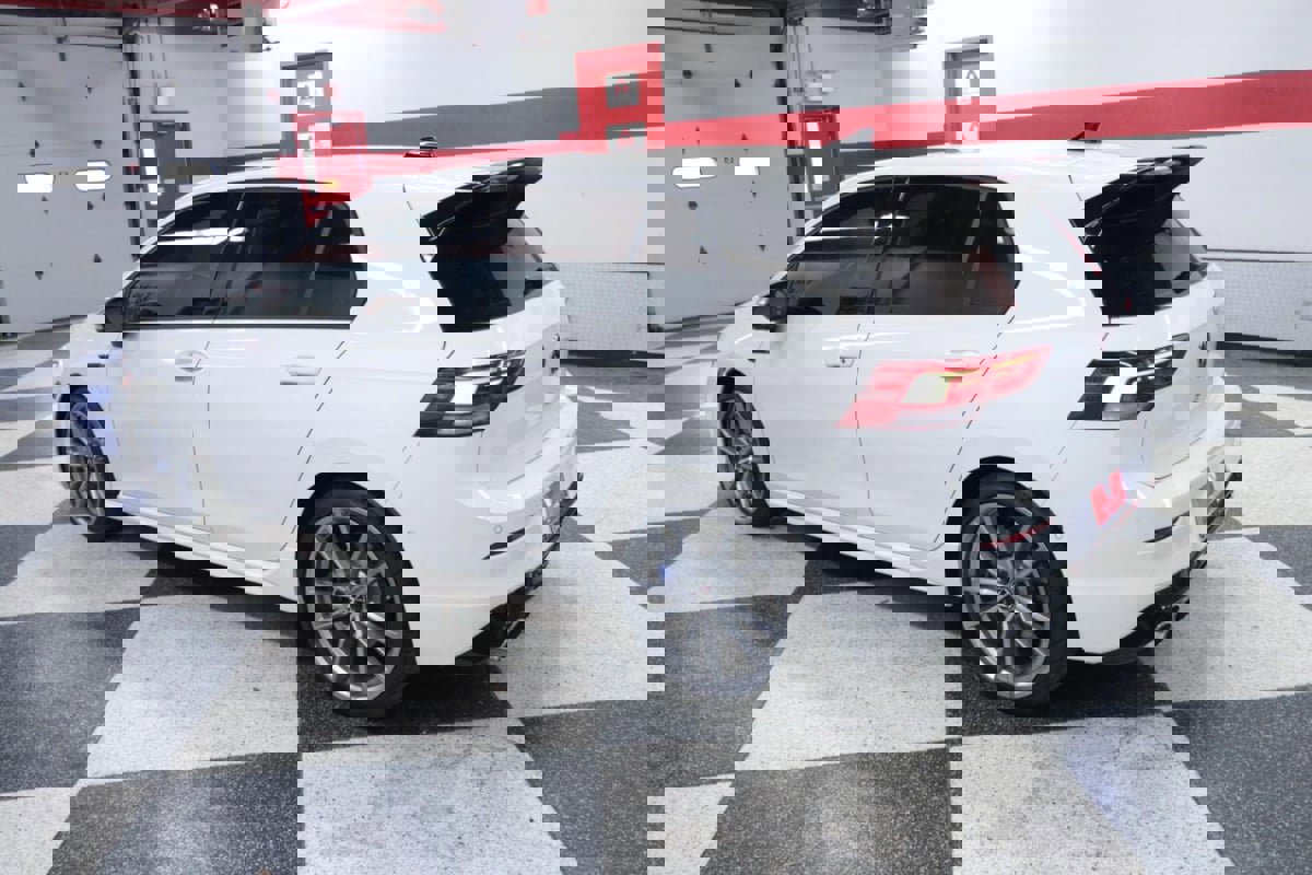 Used 2024 Volkswagen Golf R image 6