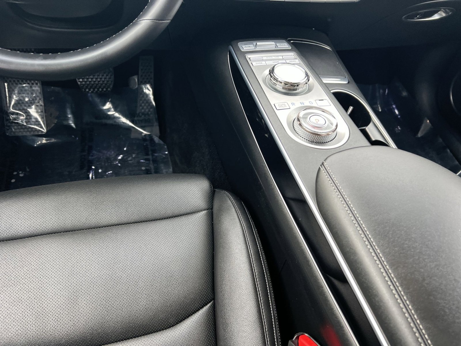 Used 2023 Genesis GV70 2.5T w/ Cargo Package image 23