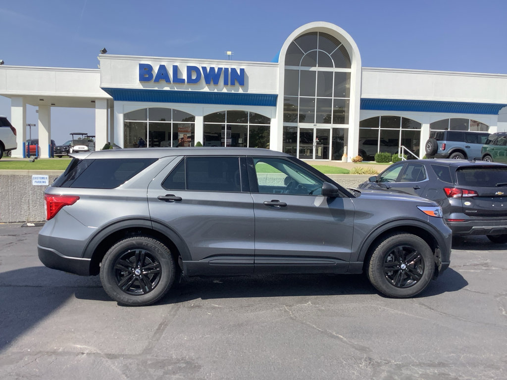 Used 2023 Ford Explorer XLT w/ Equipment Group 202A image 8