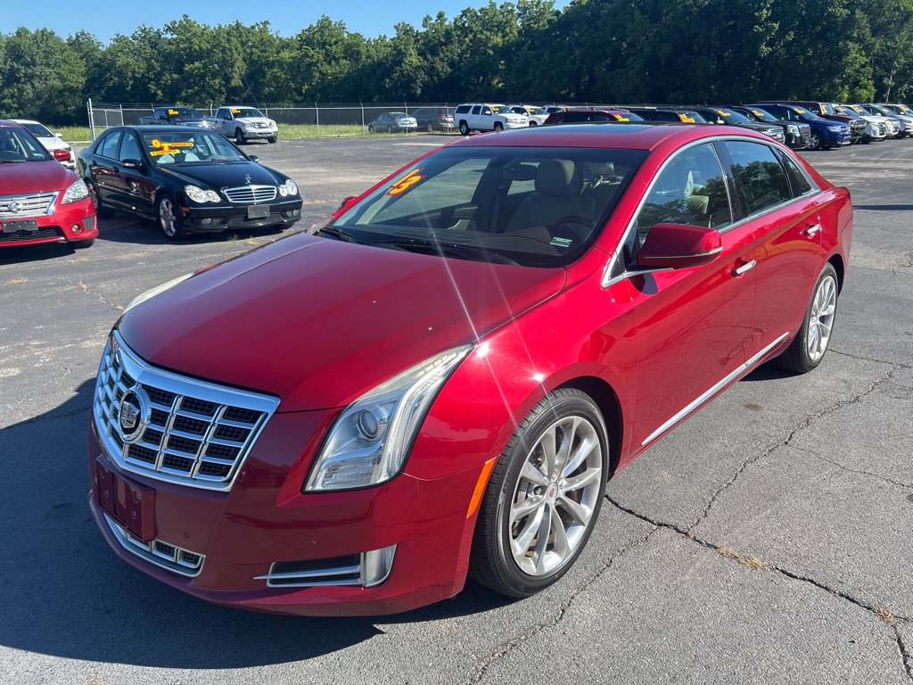 Used 2013 Cadillac XTS Luxury AWD/4WD image 2