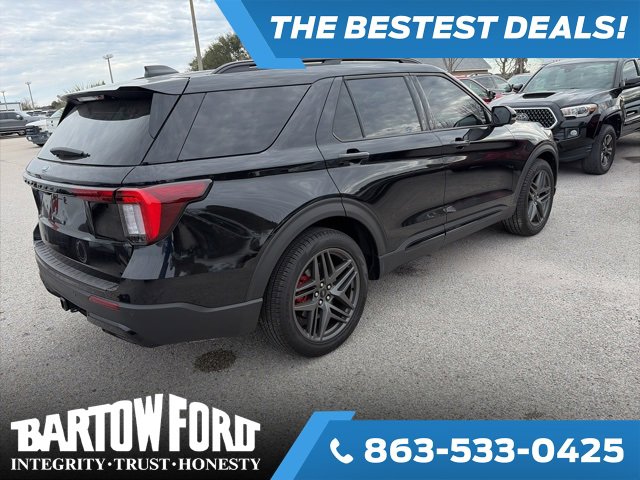 Used 2025 Ford Explorer ST-Line w/ Premium Package image 5