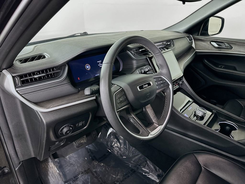 Certified 2024 Jeep Grand Cherokee Limited image 16