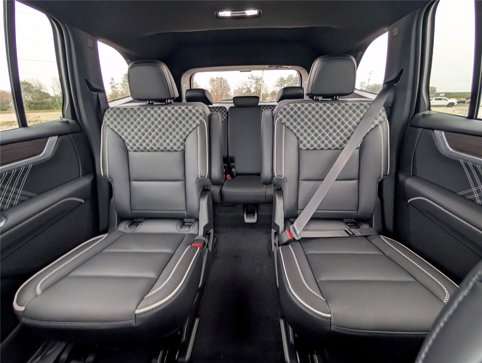 New 2026 GMC Acadia Denali w/ Super Cruise Package FWD image 13