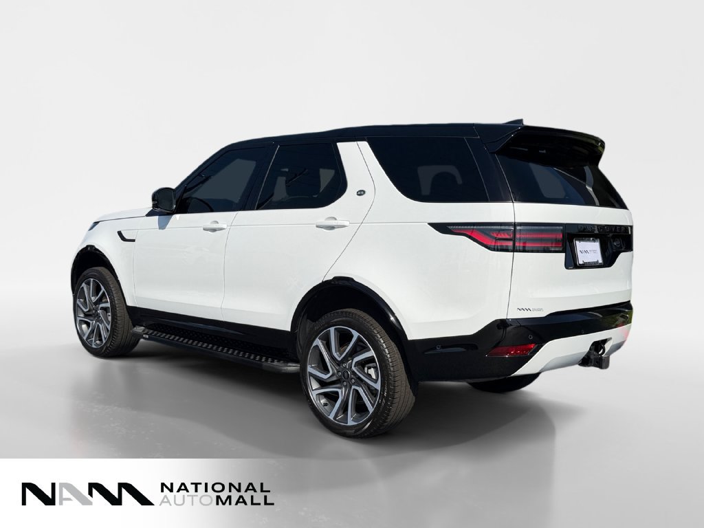 Used 2024 Land Rover Discovery Dynamic SE AWD/4WD image 3